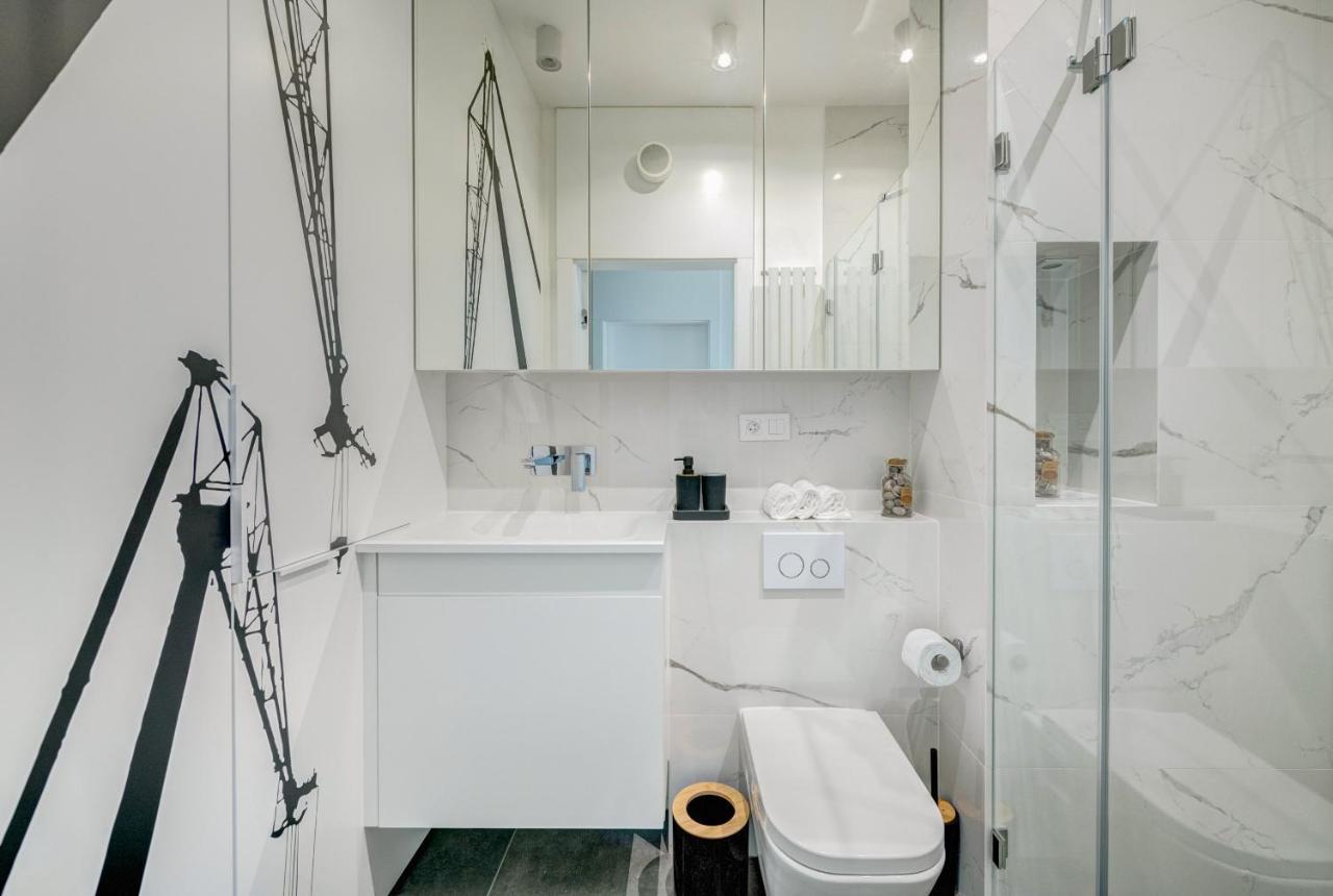The Black Crane Apartment Гданьск Экстерьер фото