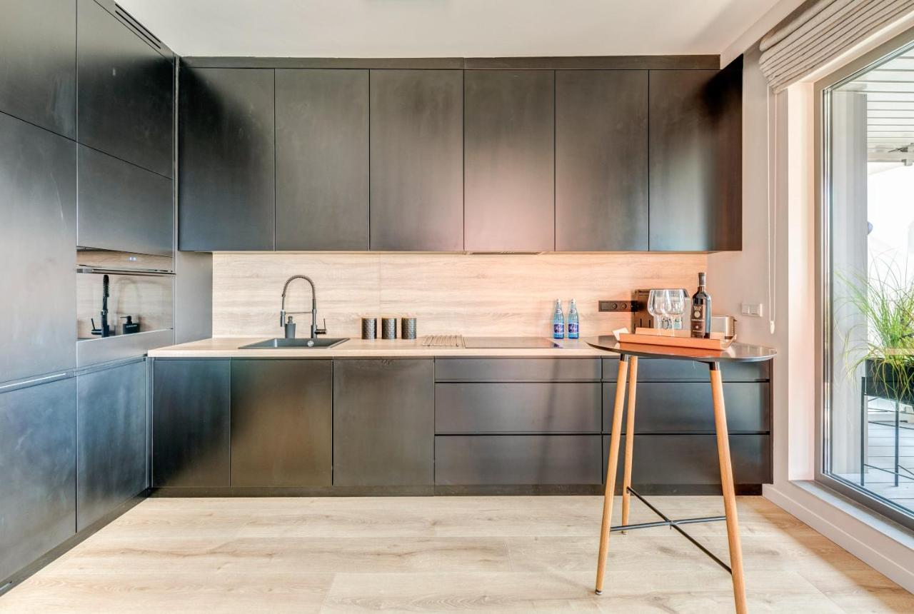 The Black Crane Apartment Гданьск Экстерьер фото